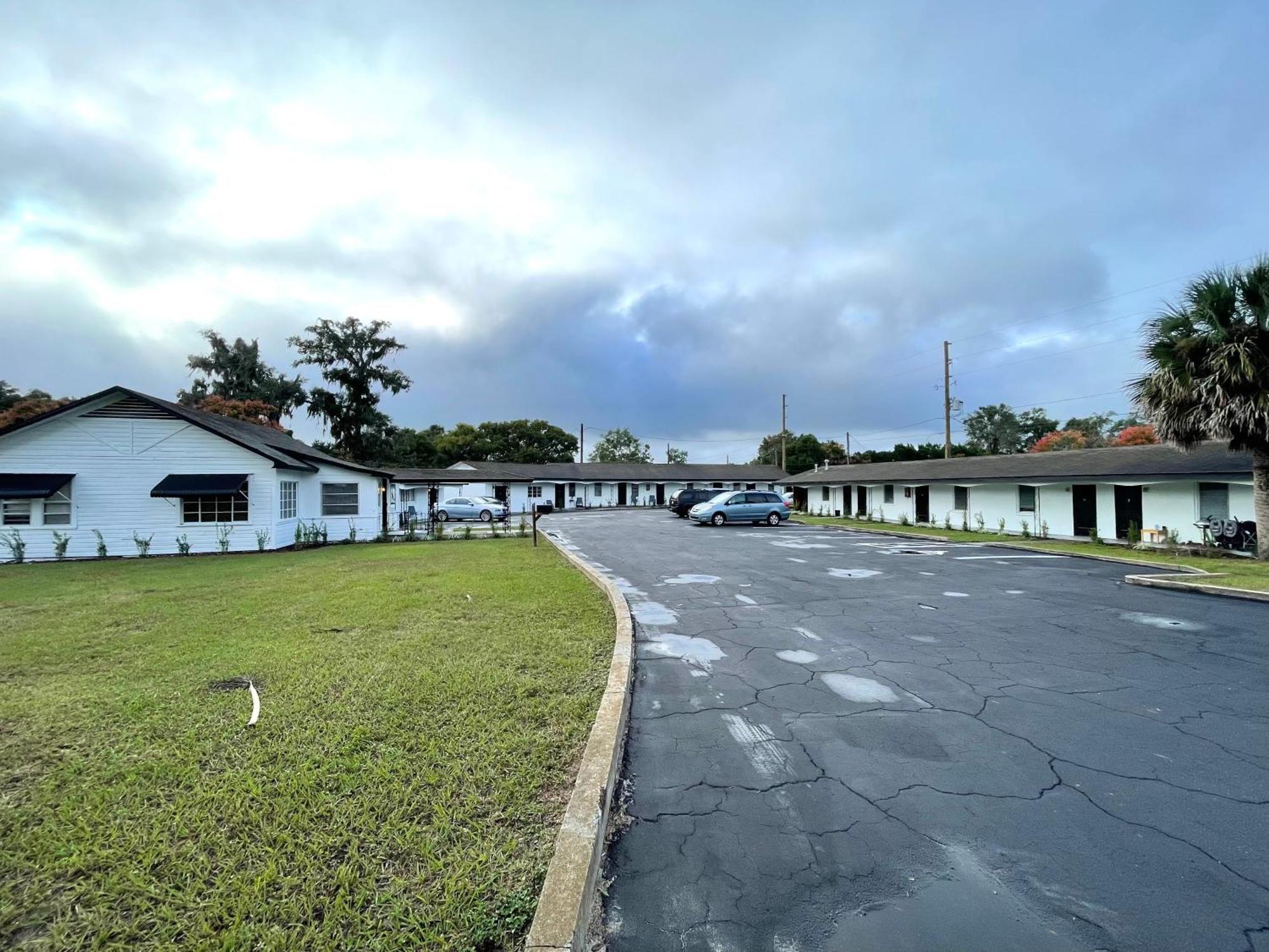 Deland Motel Luaran gambar